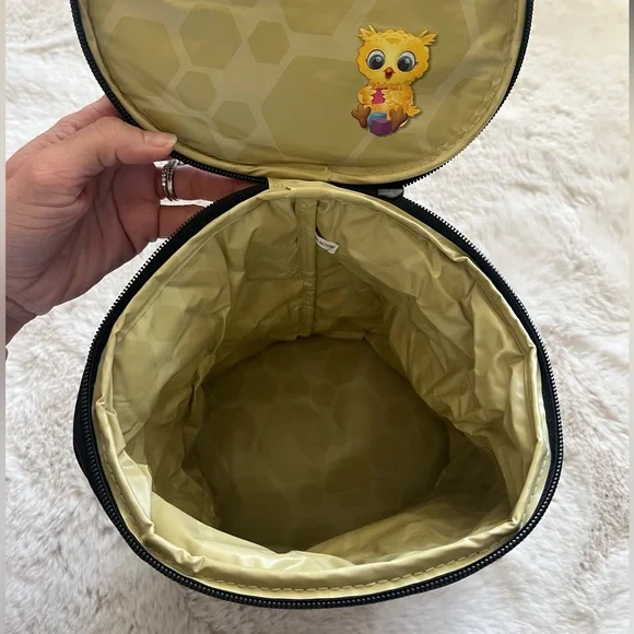 Picnic or drink/milk cooler. Black and insulated. - Picture 1 of 2